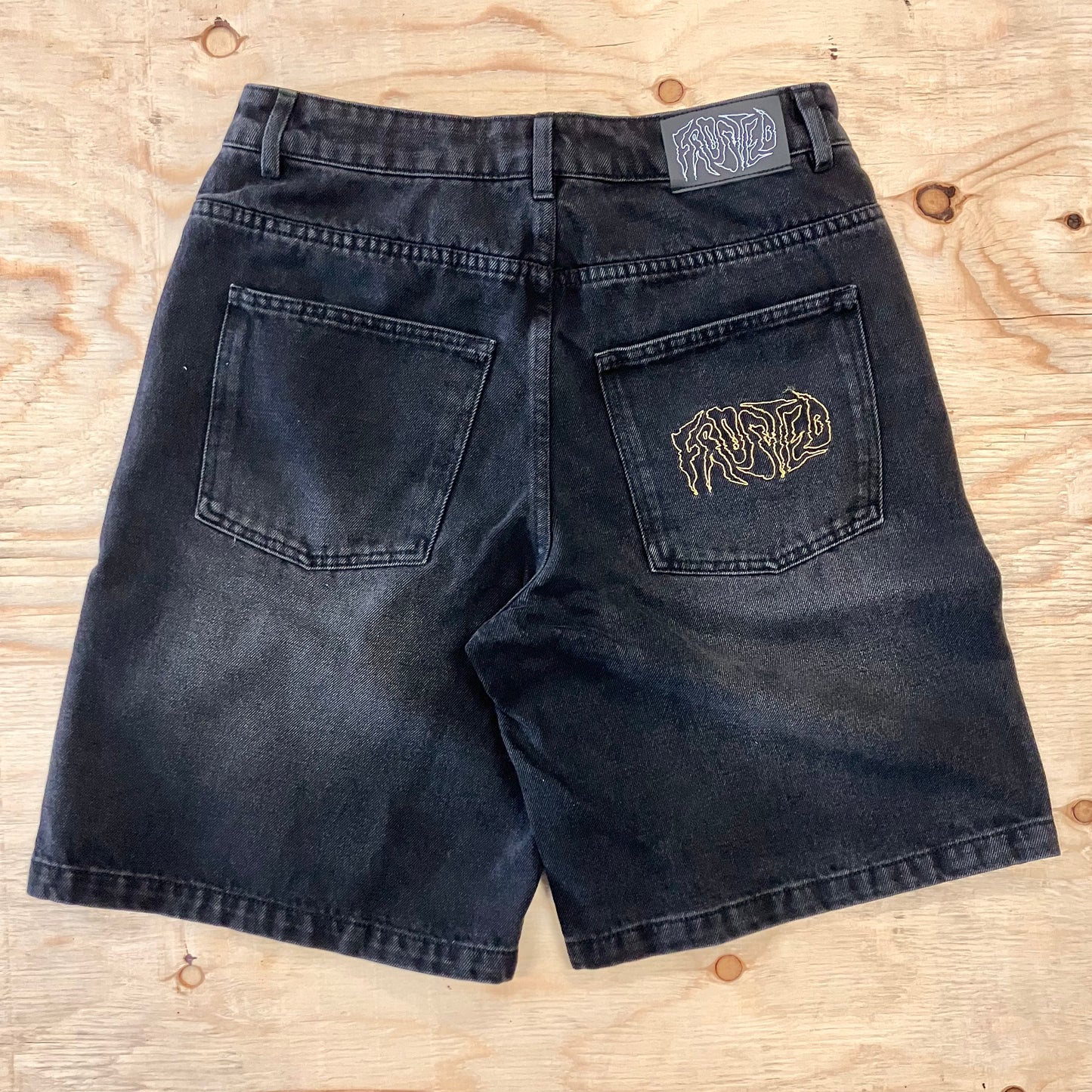Frosted - Wavy Shorts