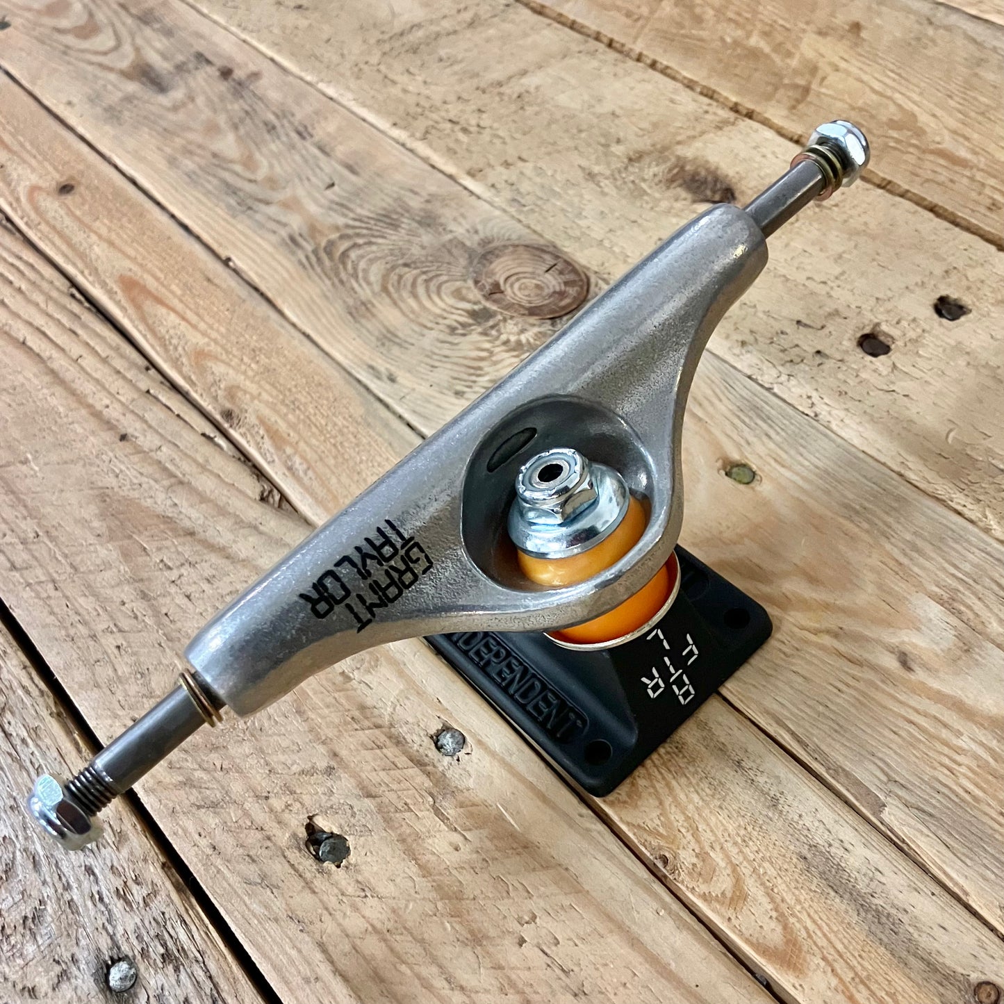 Independent Trucks - STG11 Hollow Grant Taylor Barcode 139