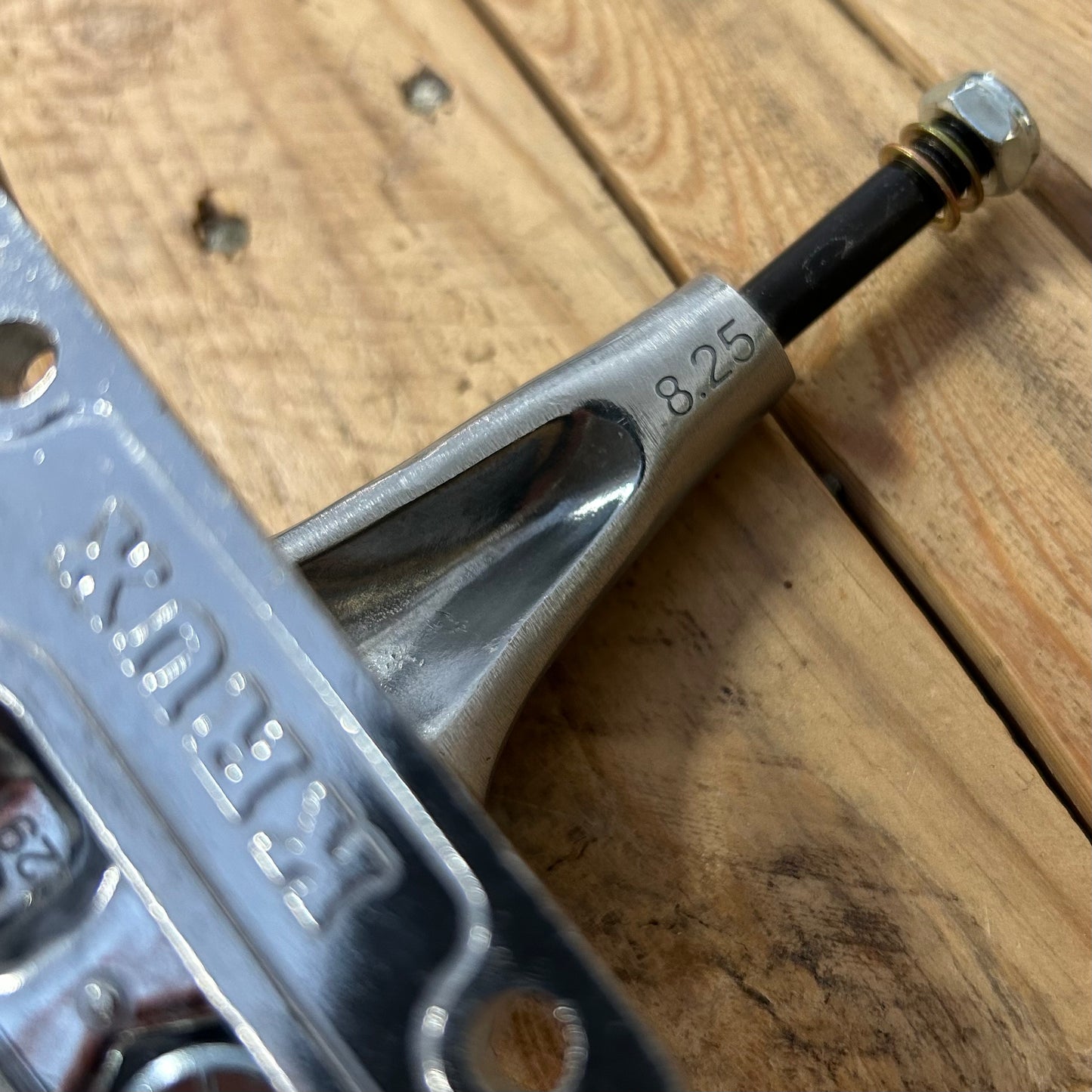 Krux - K5 Doodle DLK Trucks 8.25