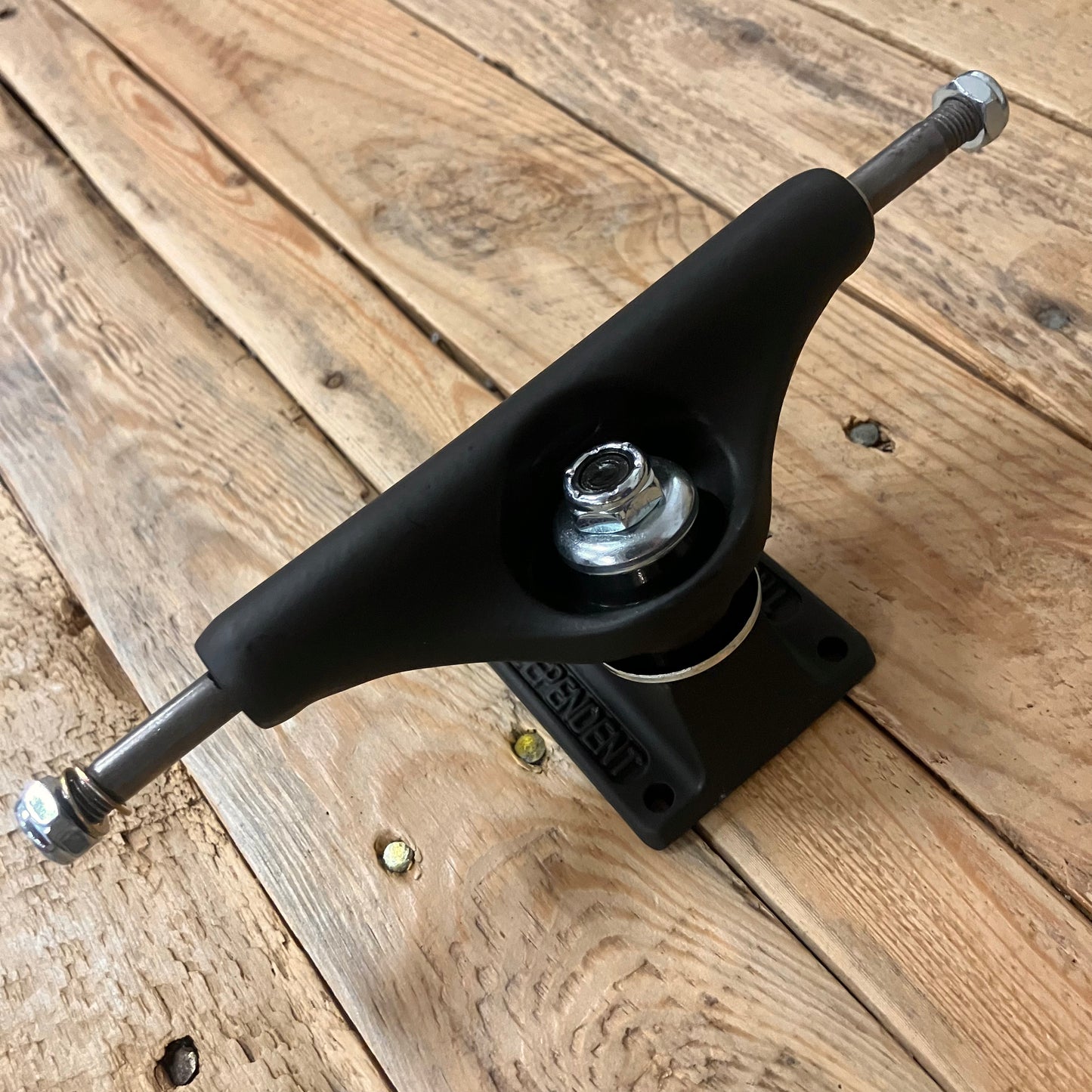 Independent Trucks - STG11 Blackout 129