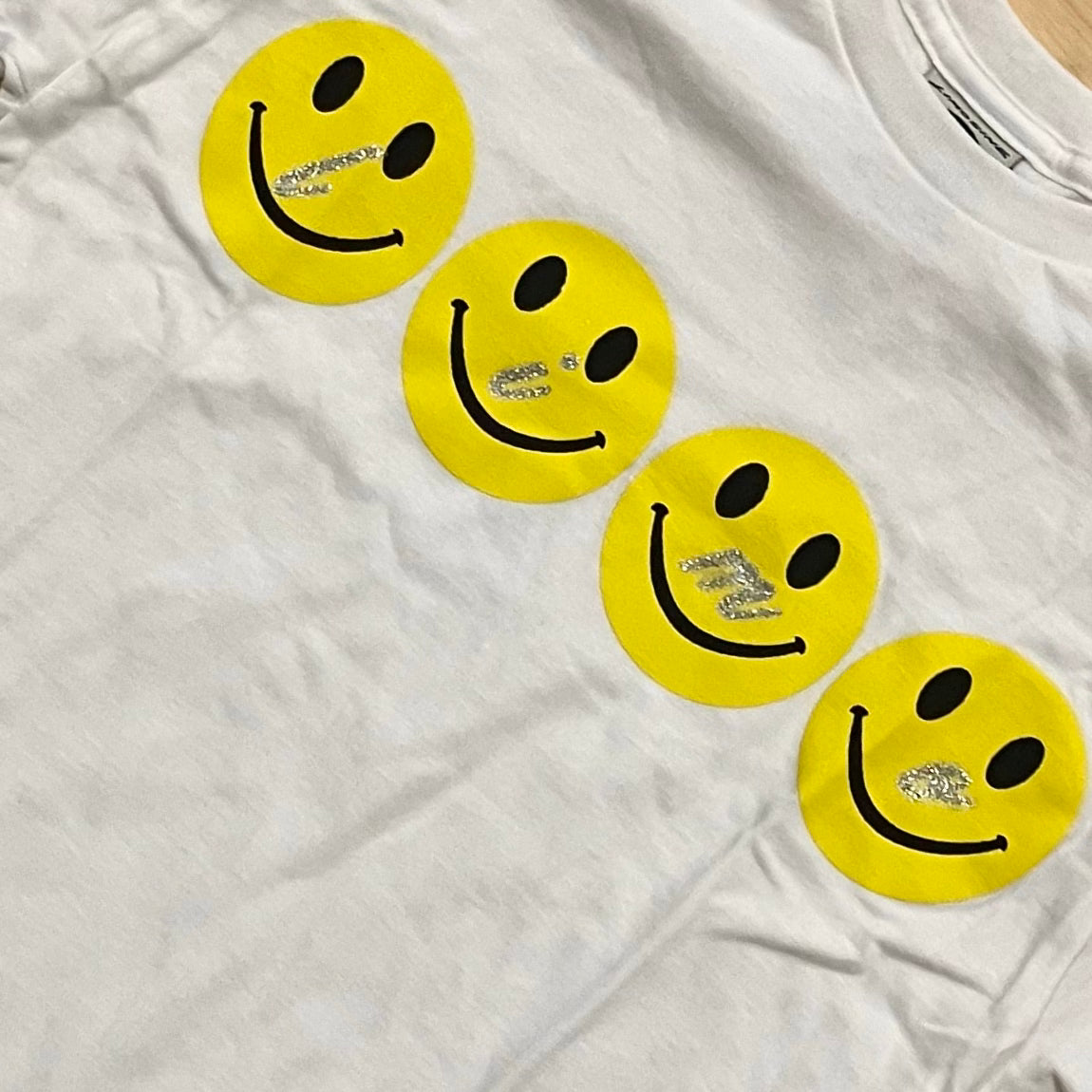 Limosine - Glitter Smiles Tee