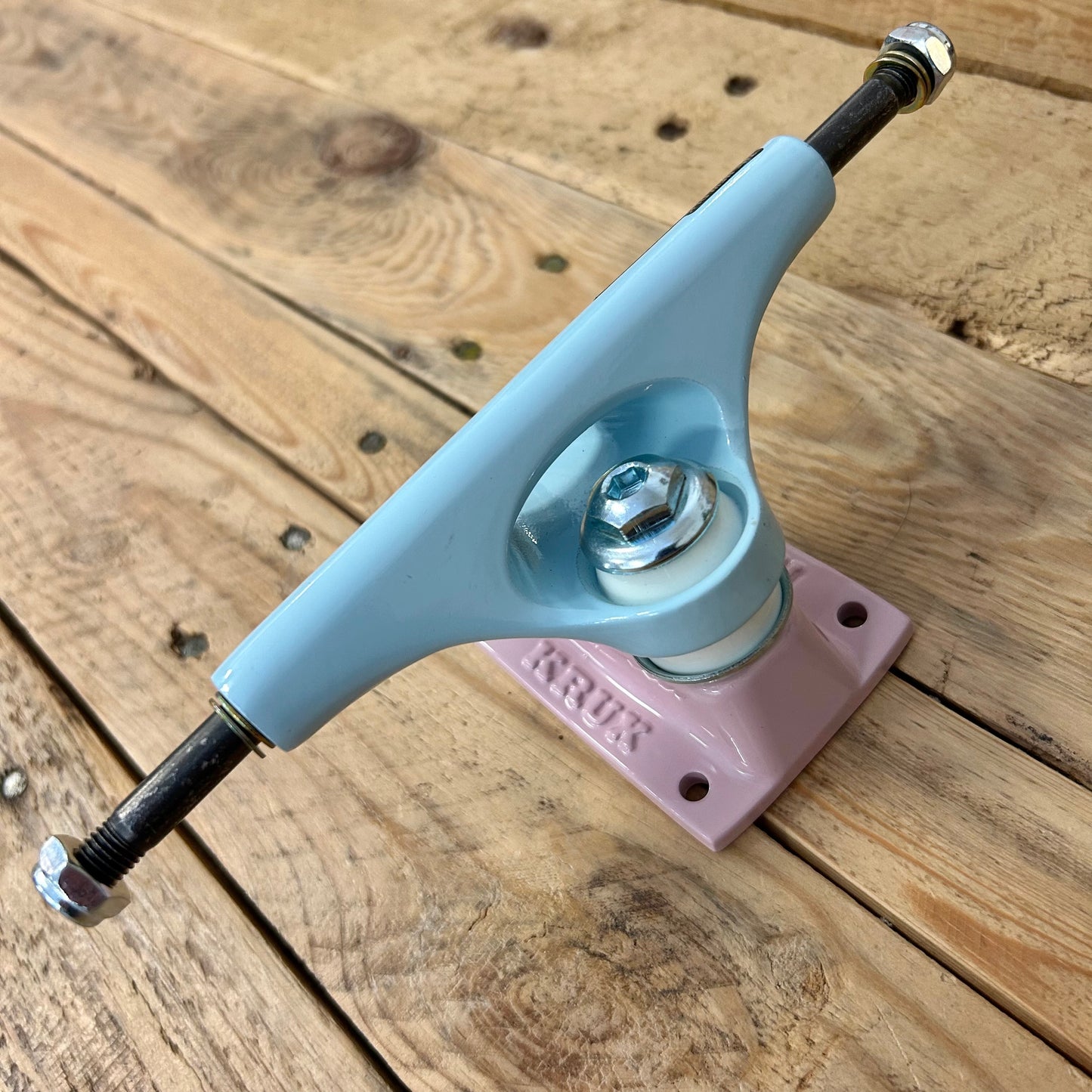 Krux - K5 Pale Blu/Pnk DLK Trucks 7.6