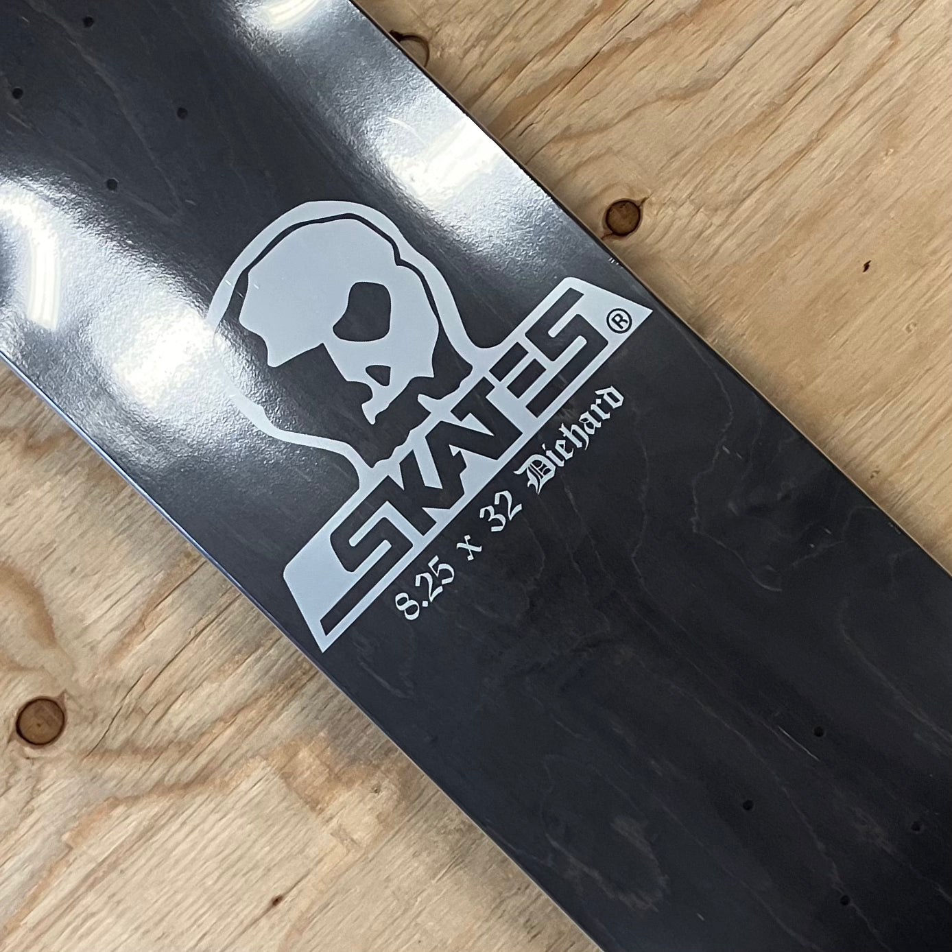 Skull Skates - Die Hard Deck 8.25"