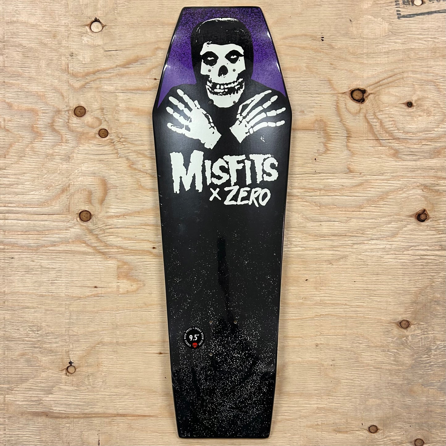 Zero - Misfits Fiend Coffin Mid GITD Deck 9.5"