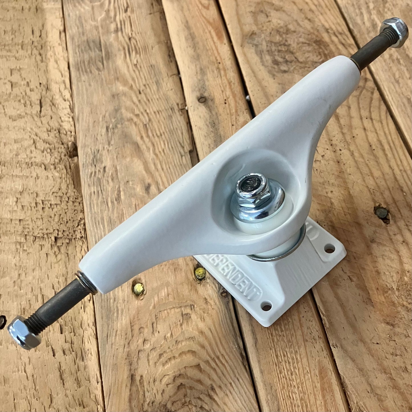 Independent Trucks - STG11 Whiteout 144