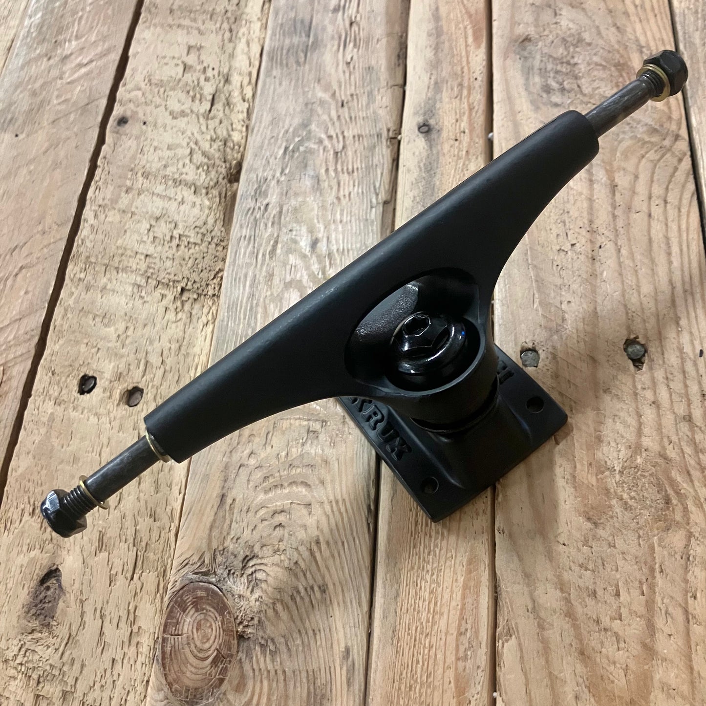 Krux - K5 Black Widow DLK Trucks 8.5