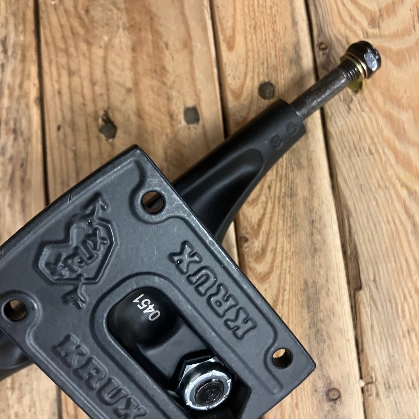 Krux - K5 Black Widow DLK Trucks 8.5
