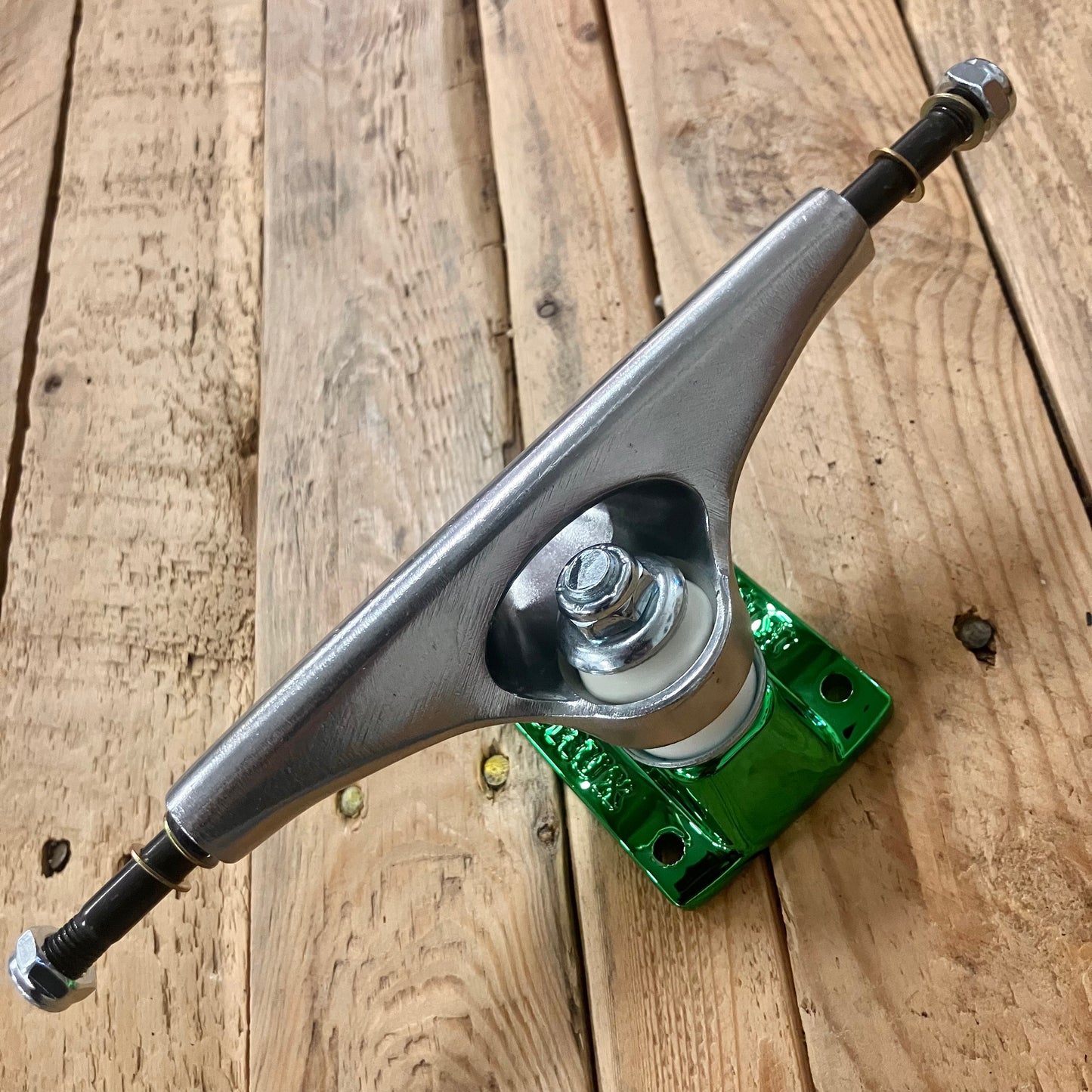 Krux - K5 Nora By Alexis DLK Trucks 8.25