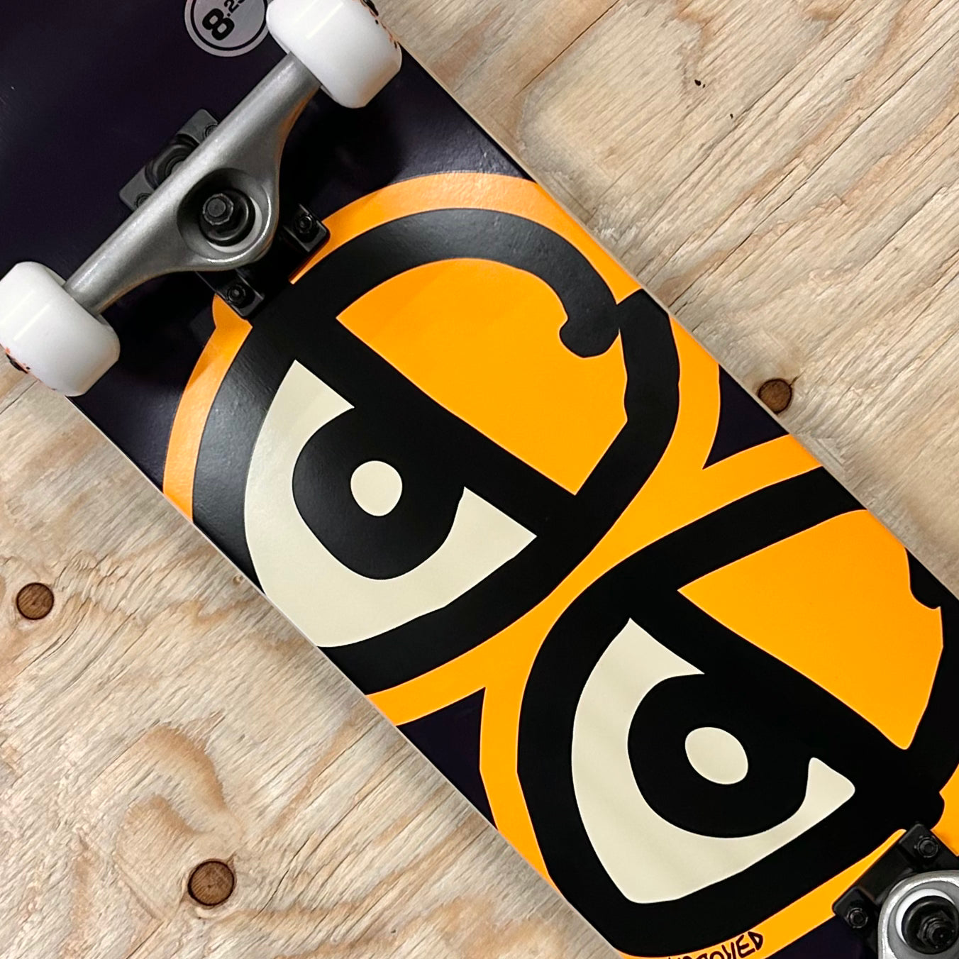 Krooked Skateboards - Glow Eyes Complete 8.25"