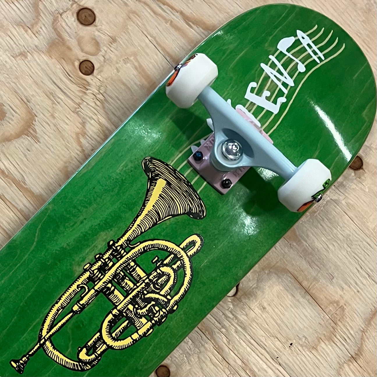 Magenta - Trumpet Complete 8"