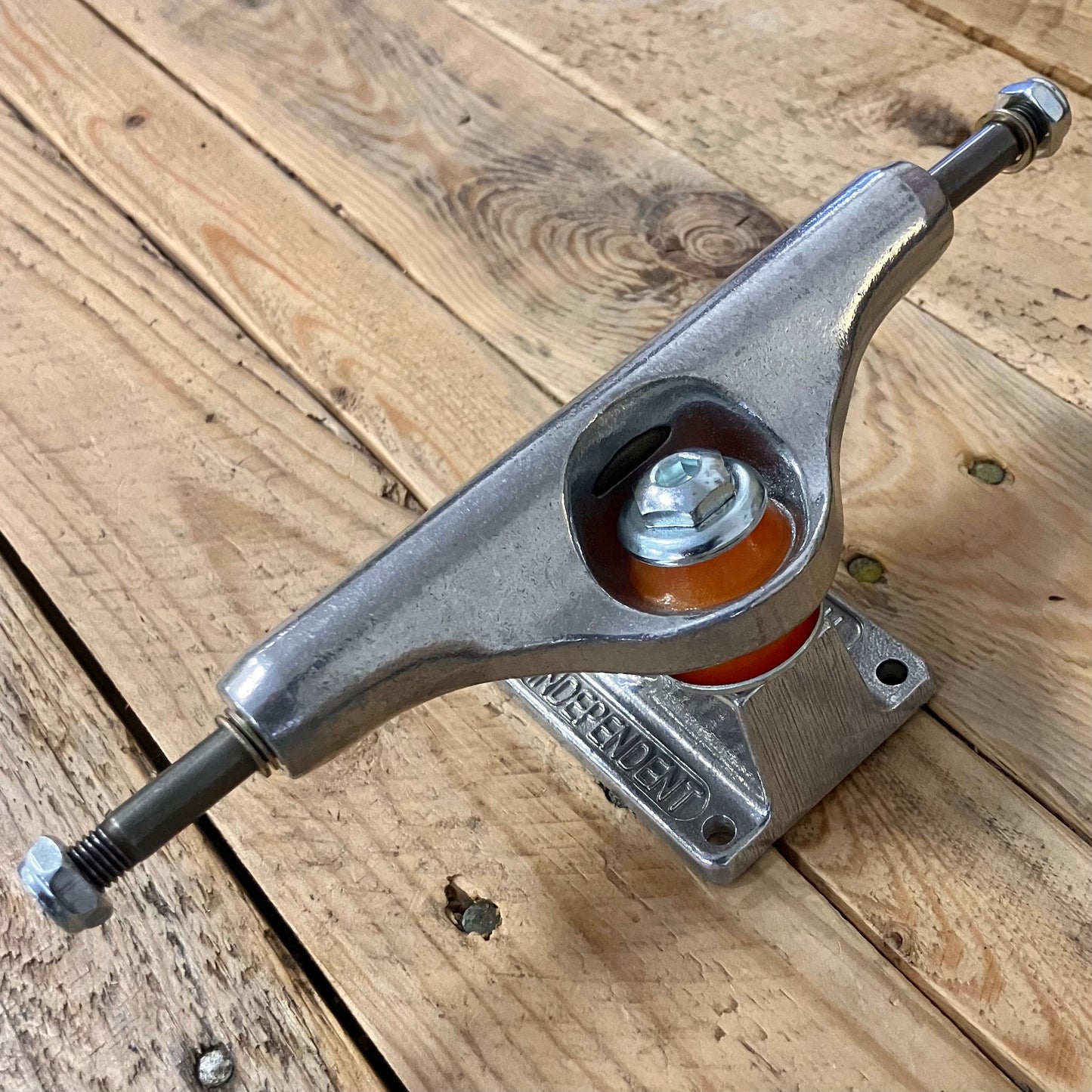 Independent Trucks - Mid Inverted Kingpin 139