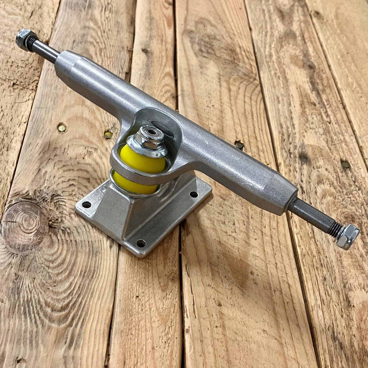 Lurpiv - Hollow Polished Trucks 160mm