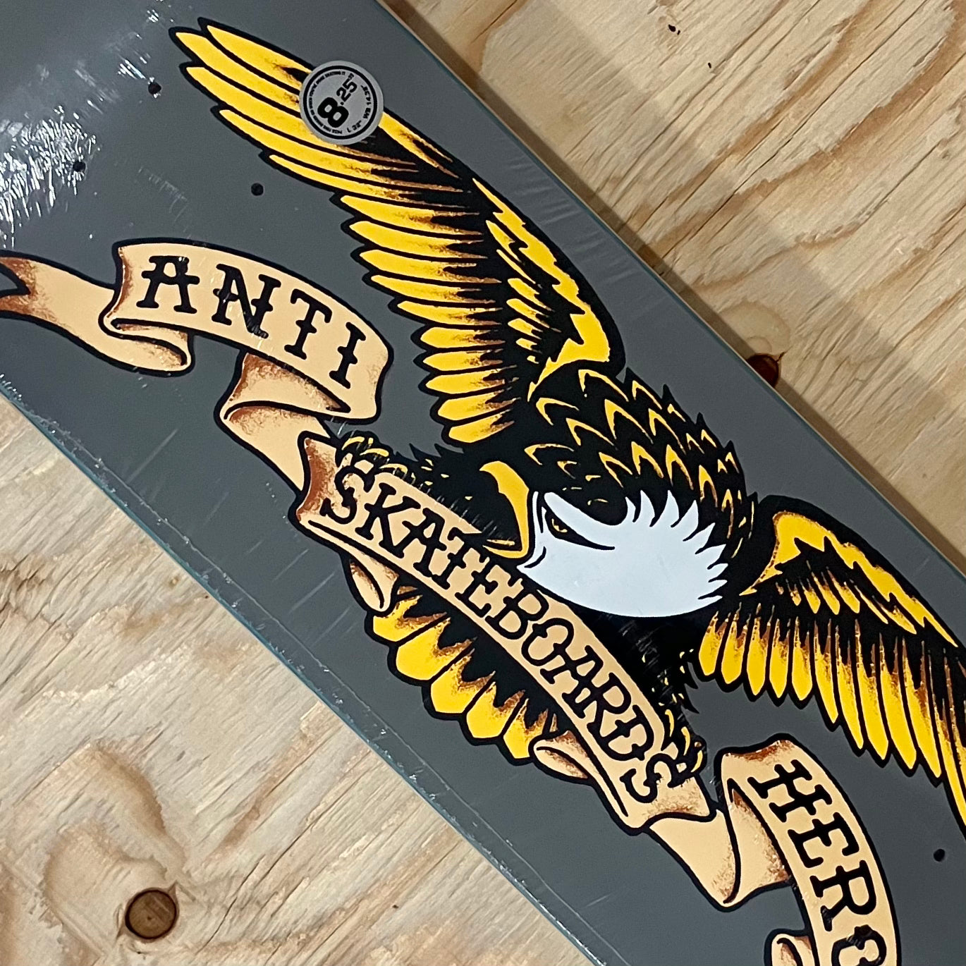 Anti Hero - Team Classic Eagle Deck 8.25"